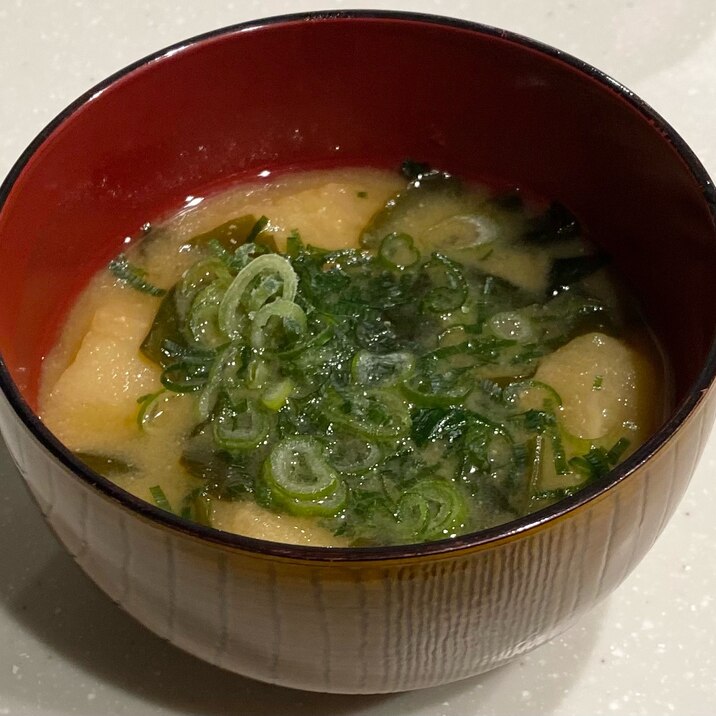 お麩とわかめの味噌汁